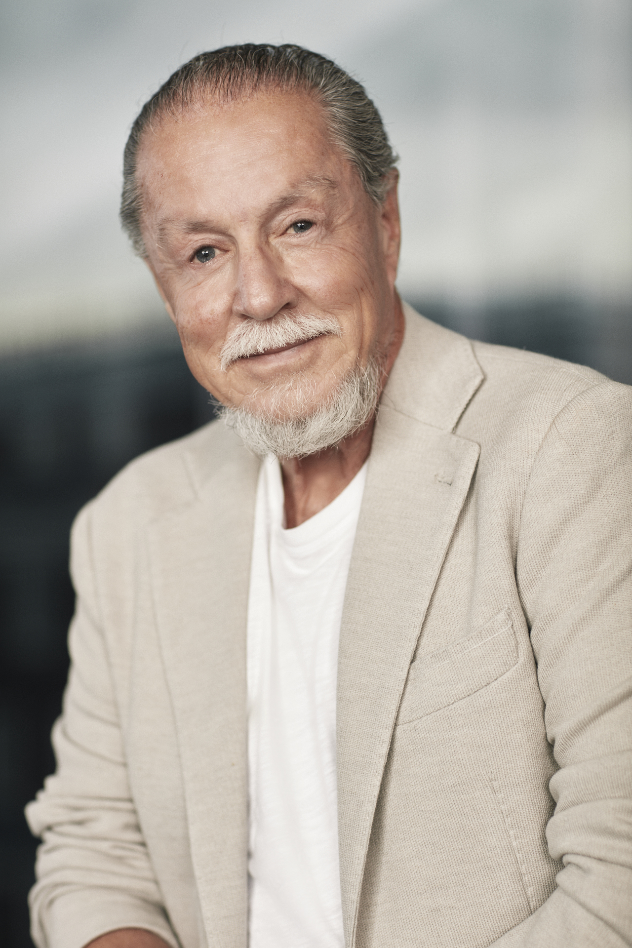 Global Holdings signs 45,290 s/f  lease to Geller & Co. at 99 Park Ave.